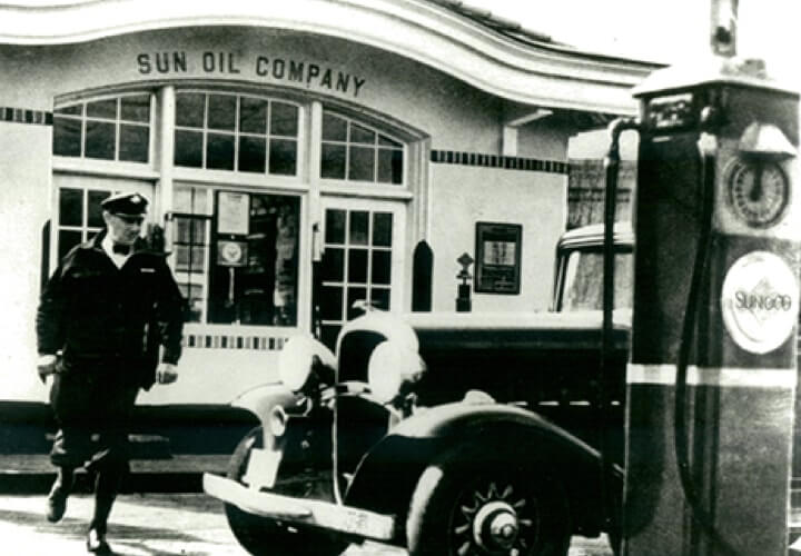 Vintage photo of Sun Oil Company service station